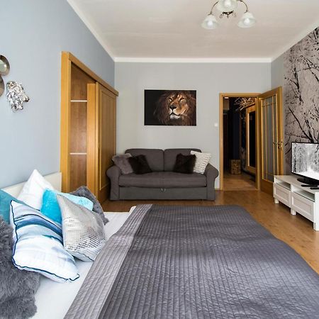 Main Prague Square Apartments Sauna And Fireplace Екстер'єр фото
