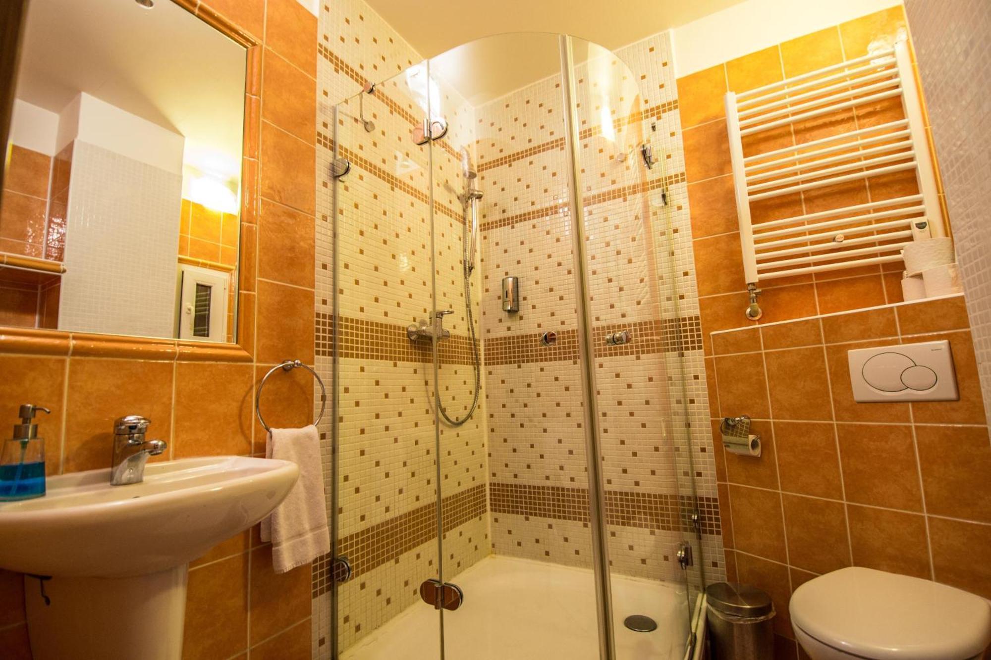 Main Prague Square Apartments Sauna And Fireplace Екстер'єр фото