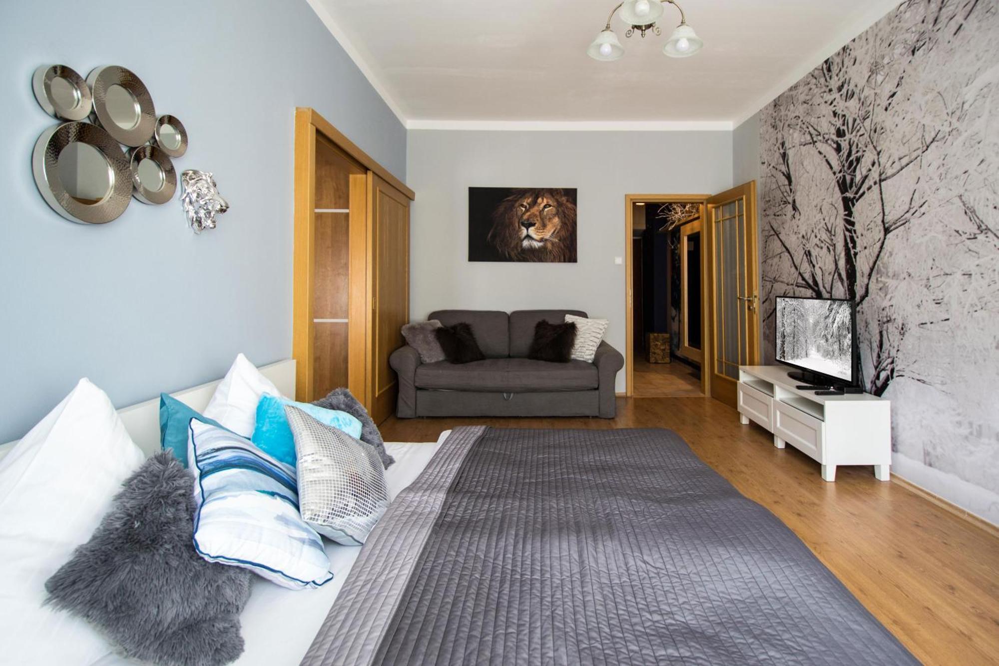 Main Prague Square Apartments Sauna And Fireplace Екстер'єр фото