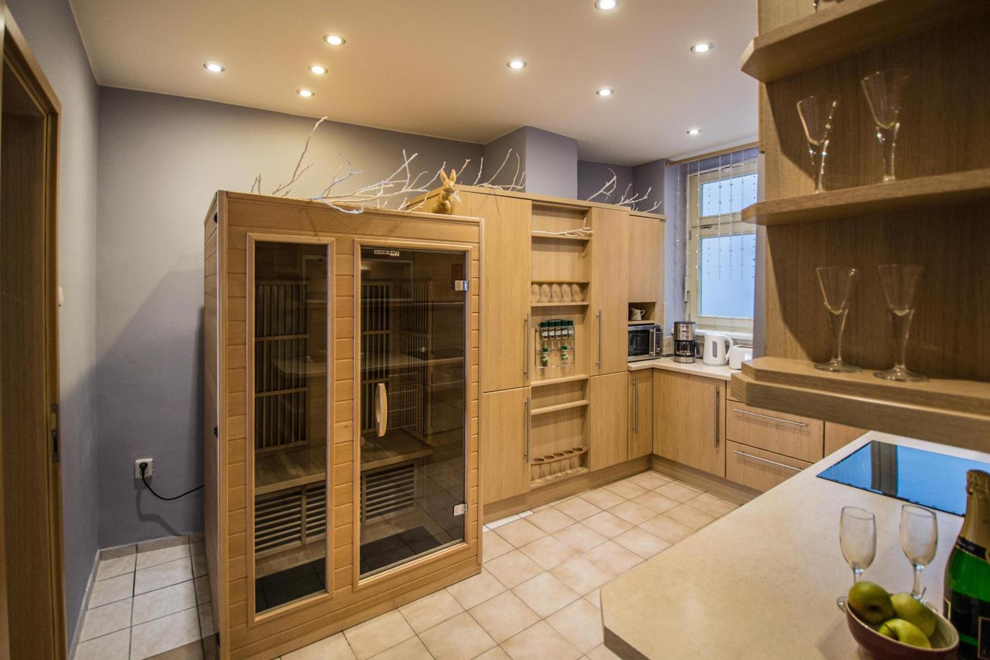 Main Prague Square Apartments Sauna And Fireplace Екстер'єр фото