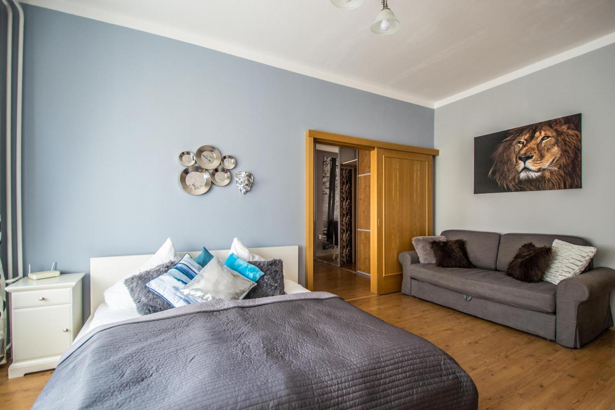 Main Prague Square Apartments Sauna And Fireplace Екстер'єр фото
