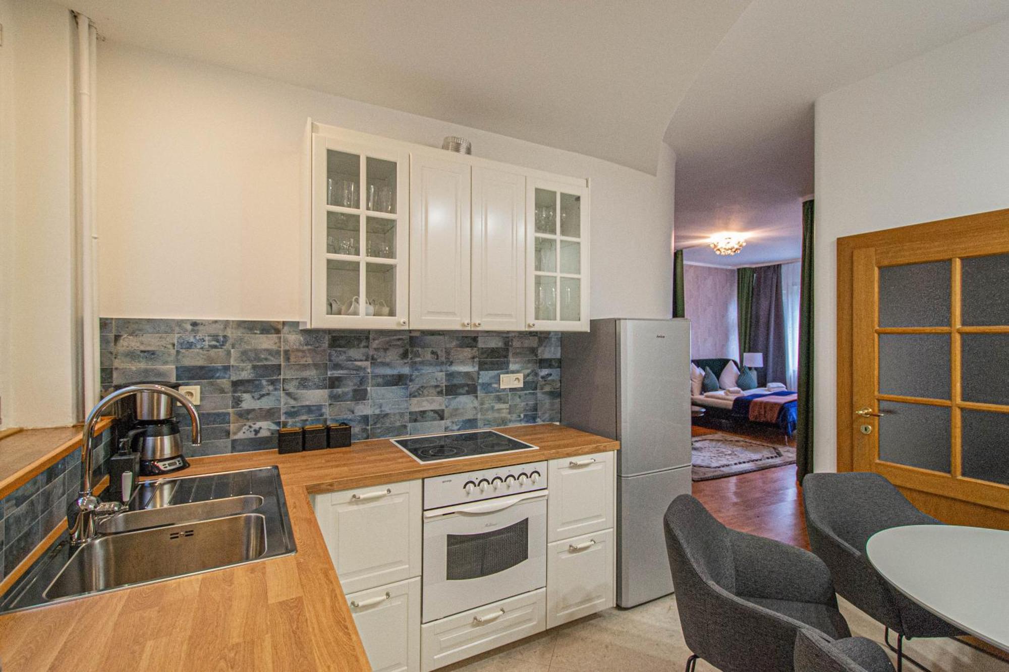 Main Prague Square Apartments Sauna And Fireplace Екстер'єр фото