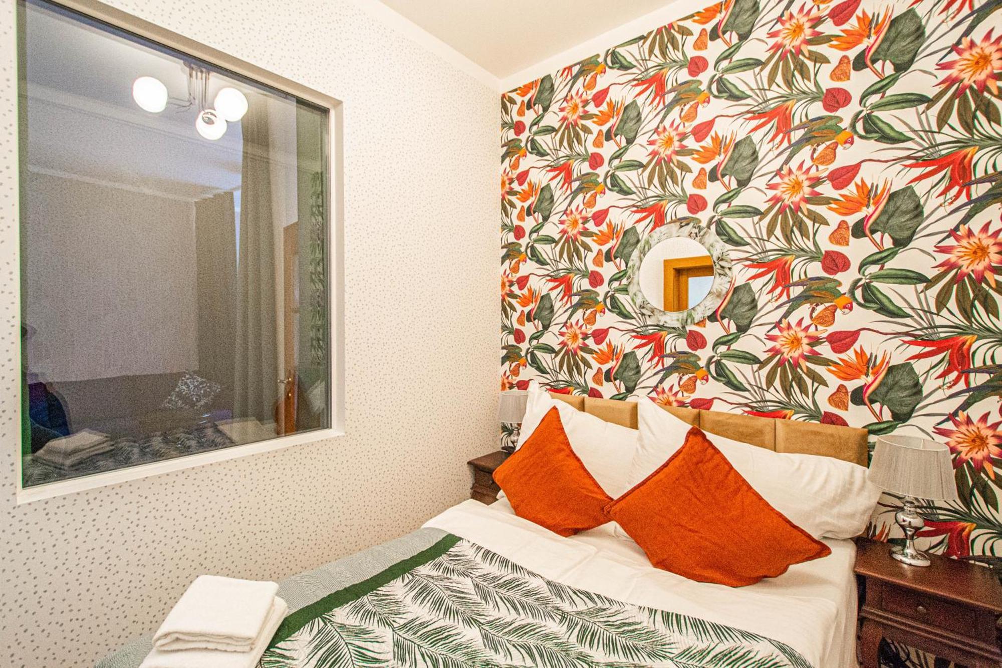 Main Prague Square Apartments Sauna And Fireplace Екстер'єр фото