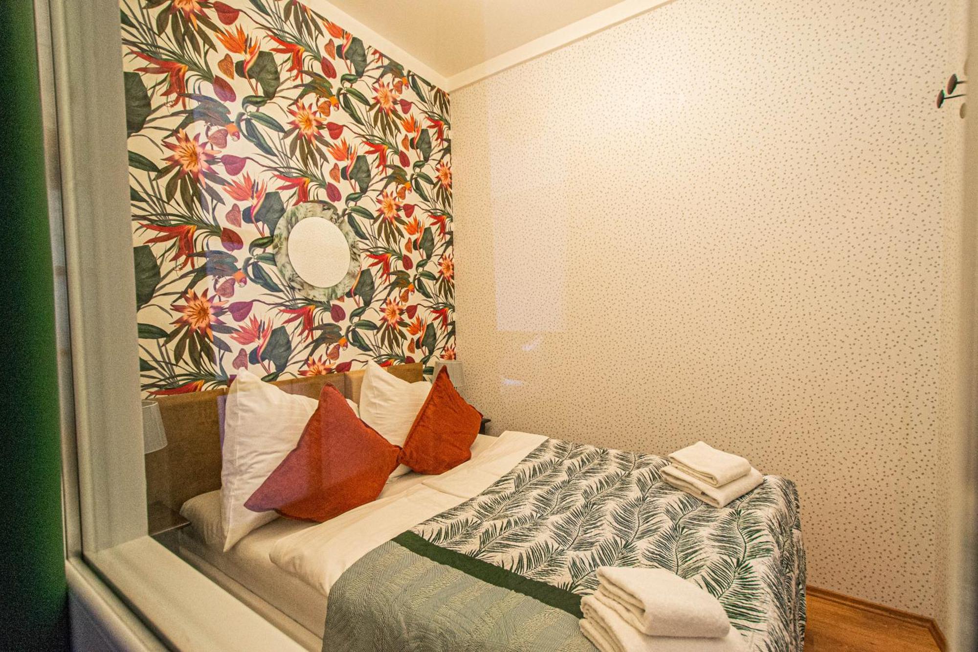 Main Prague Square Apartments Sauna And Fireplace Екстер'єр фото